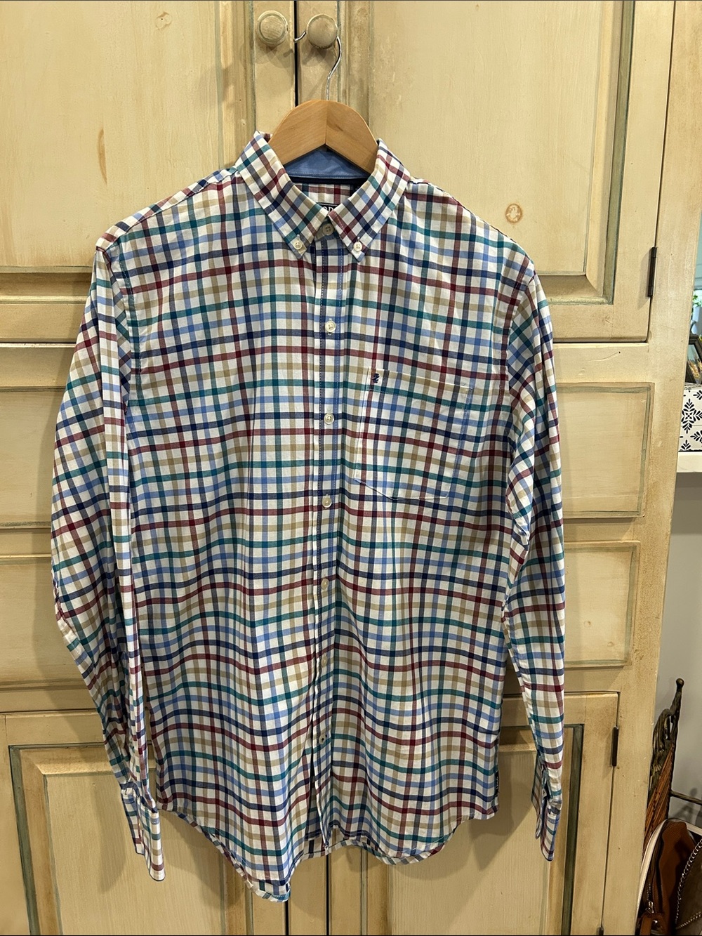 Izod Men's Plaid Button-Down Shirt in Blue, Green, Burgundy and Tan size M